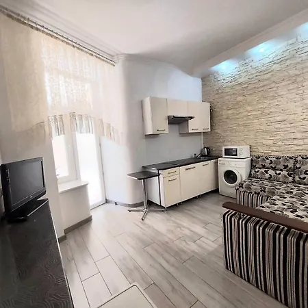 2 Anna Apartment *