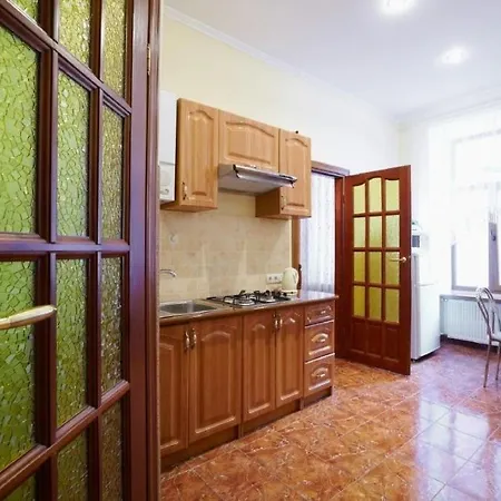 2 Anna Apartment *